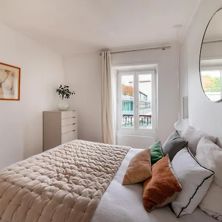 Enchanting 1bd Apartmenteiffel Tower River Banks Apartment *